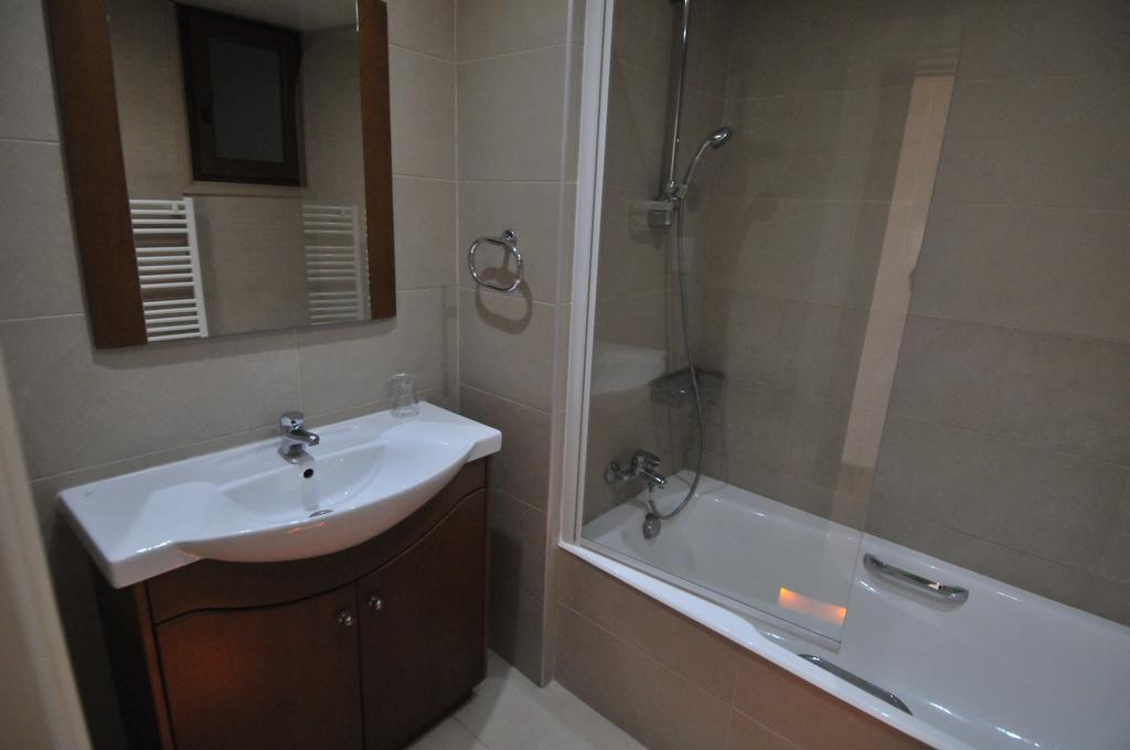 Ithaki Phinikoudes Apartment No. 102 Lárnaka Szoba fotó